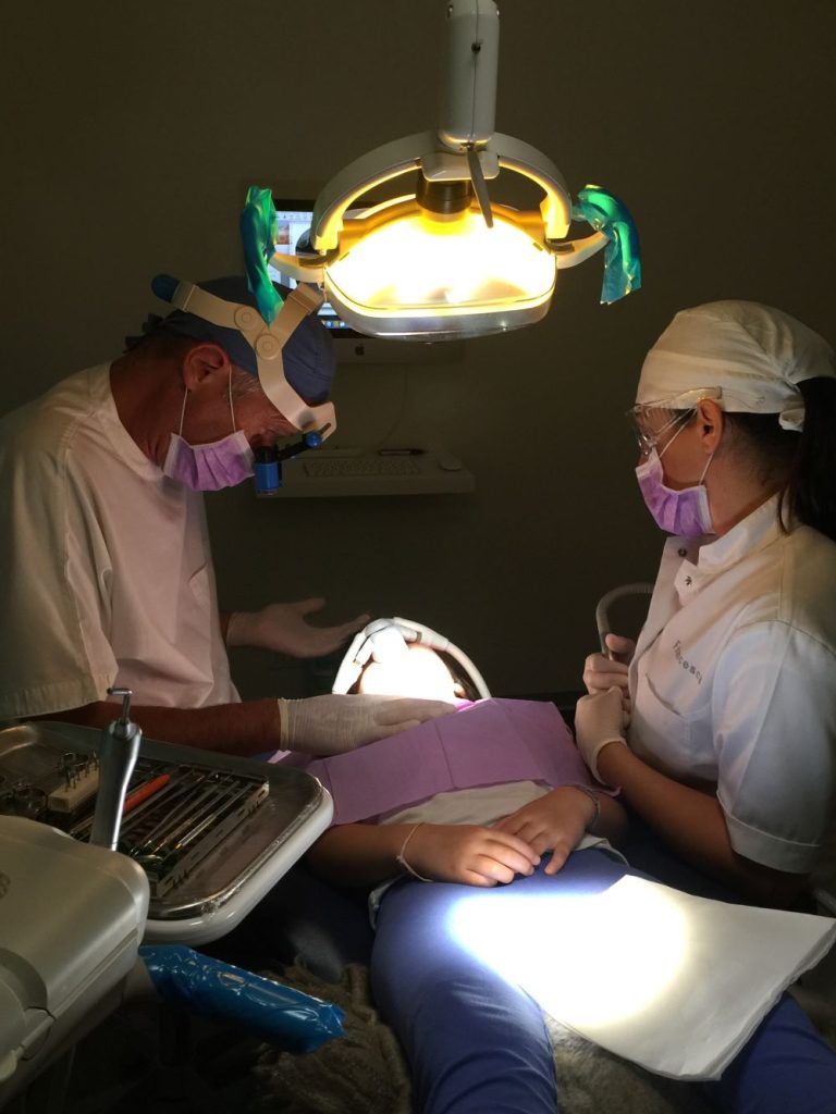 dottor-walter-rao-con-paziente-in-ansiolisi