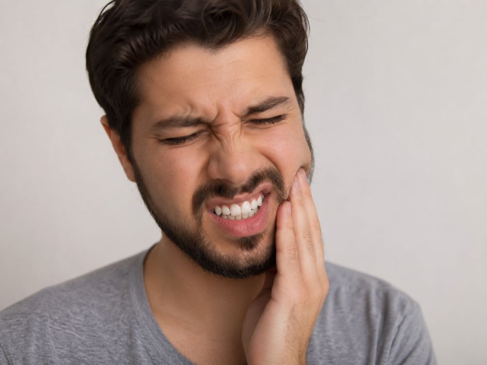dolore impianto dentale
